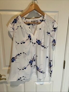 Daniel Rainn White Blouse with Blue Floral Print and textured Shoulders